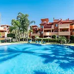 Apartmento En Marbella Con Acceso Directo A La Piscina!