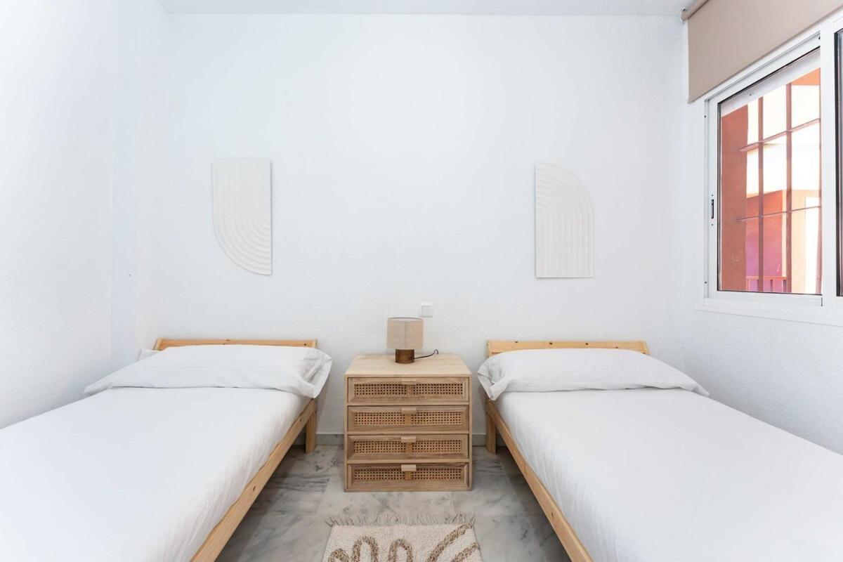 Apartmento En Con Acceso Directo A La Piscina! * Marbella